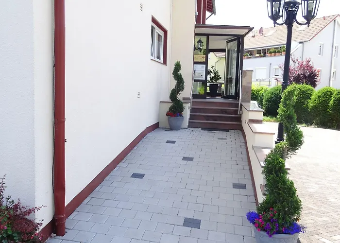 Casa Cristina- Kurpension Und Отель Бад-Кроцинген