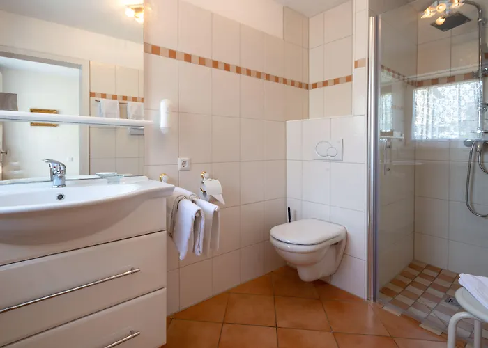 Отель Casa Cristina- Kurpension Und *